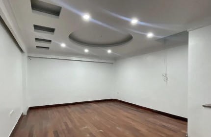 Nhà tân cổ điển, đẳng cấp sang trọng phố Thái Hà, Đống Đa, 44m2 x 5 tấng, 18.5 tỷ